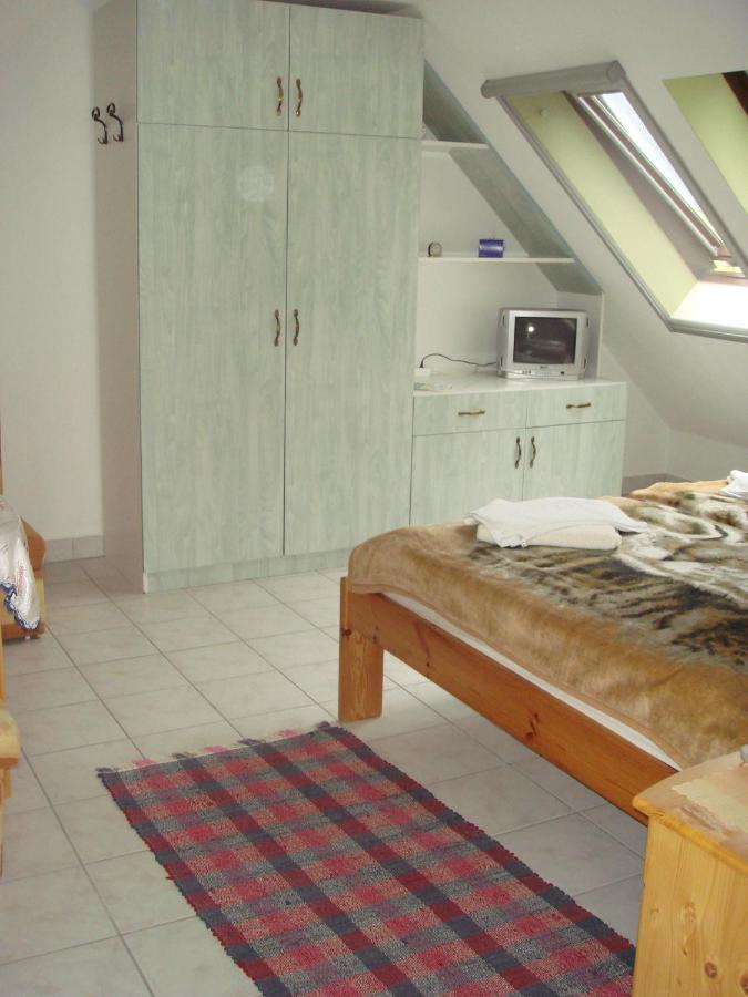 Roza Hotel Es Apartmanhaz Esztergom Eksteriør billede