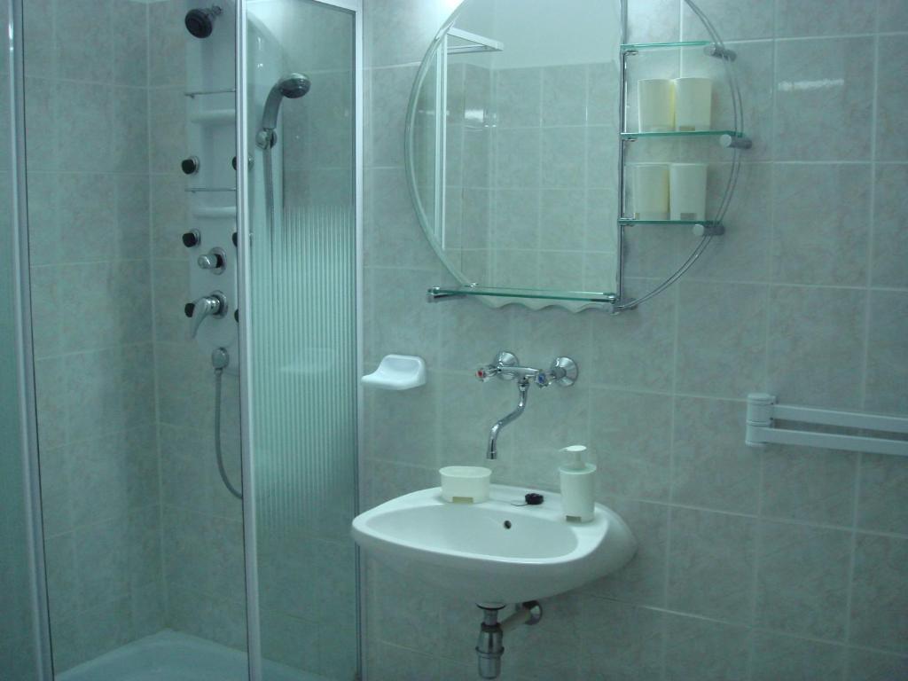 Roza Hotel Es Apartmanhaz Esztergom Værelse billede