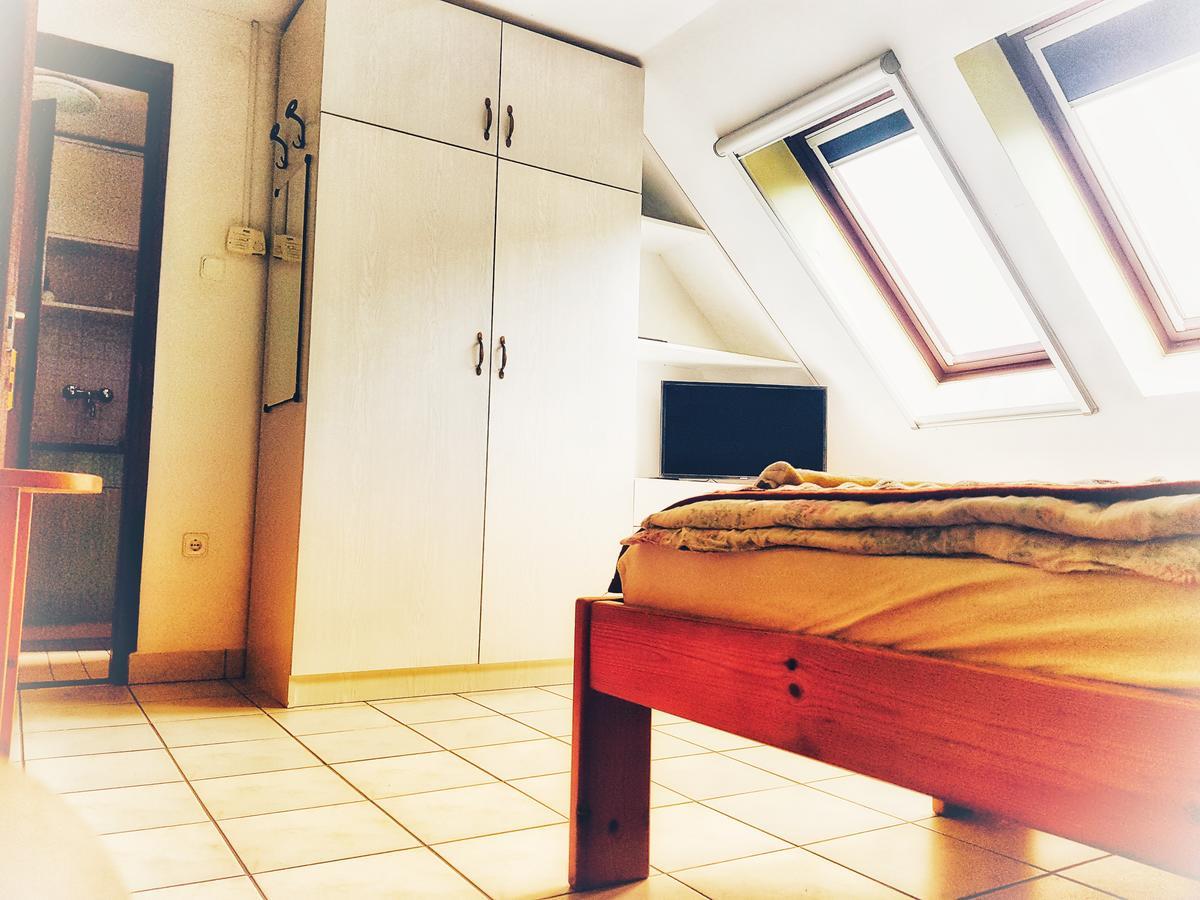 Roza Hotel Es Apartmanhaz Esztergom Eksteriør billede