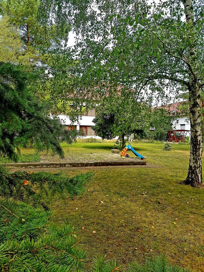 Roza Hotel Es Apartmanhaz Esztergom Eksteriør billede
