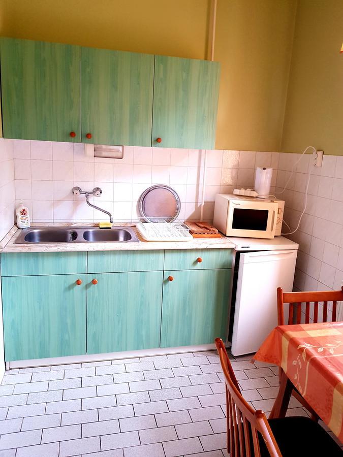 Roza Hotel Es Apartmanhaz Esztergom Eksteriør billede